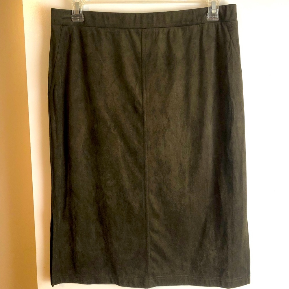 Soft Forest green mid length skirt